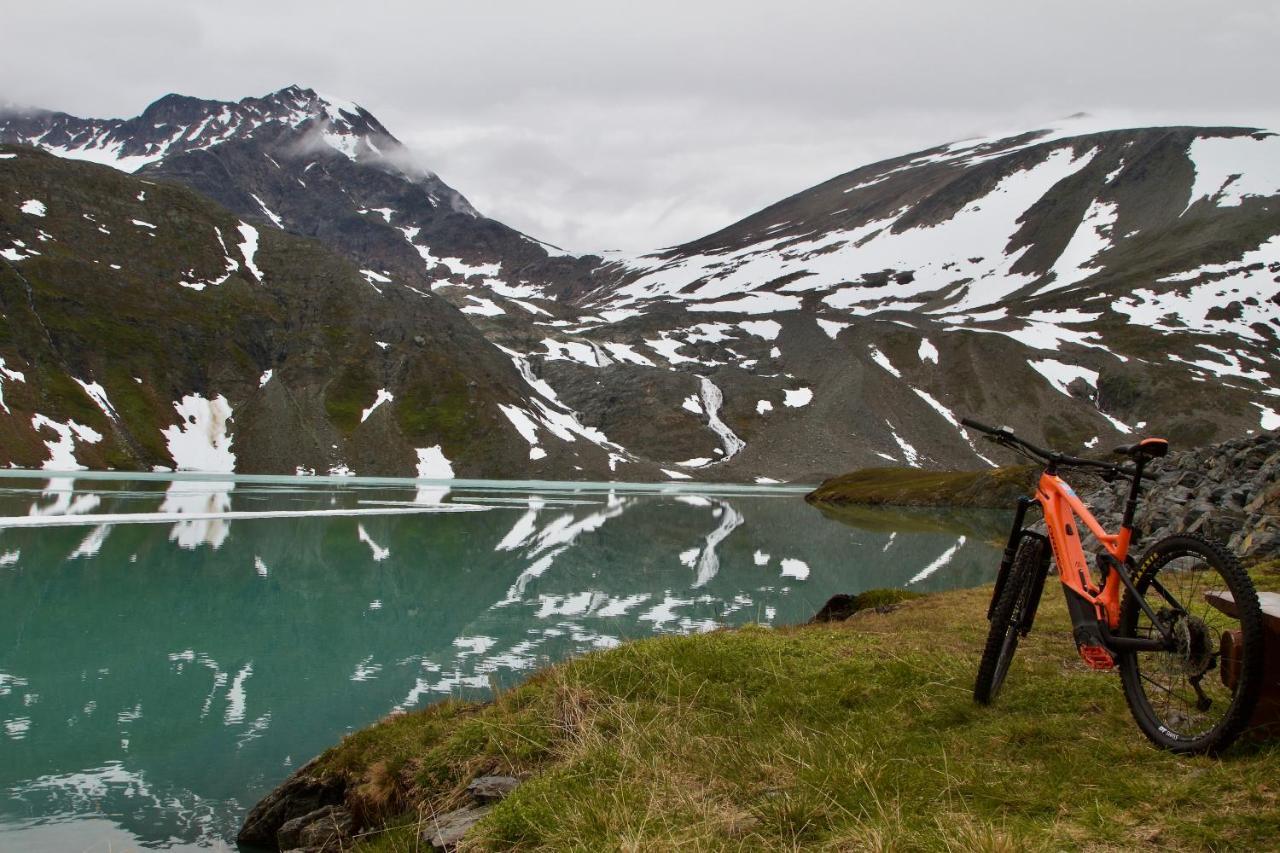 Kjosen Lodge, Lyngen. Lyngseidet Экстерьер фото